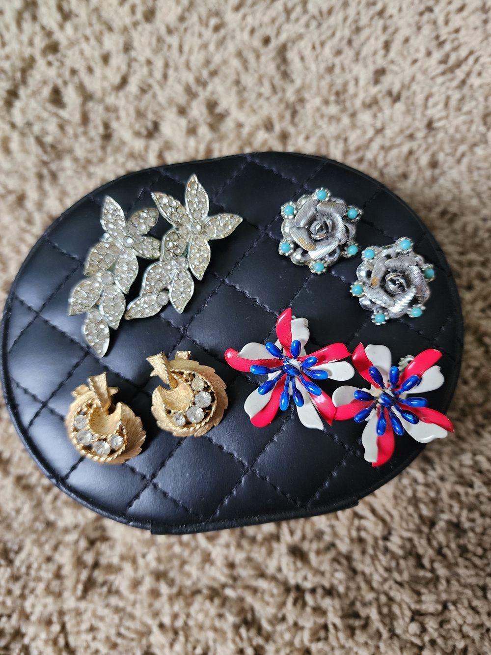 Assorted Women’s Fashion Clip-on Earrings